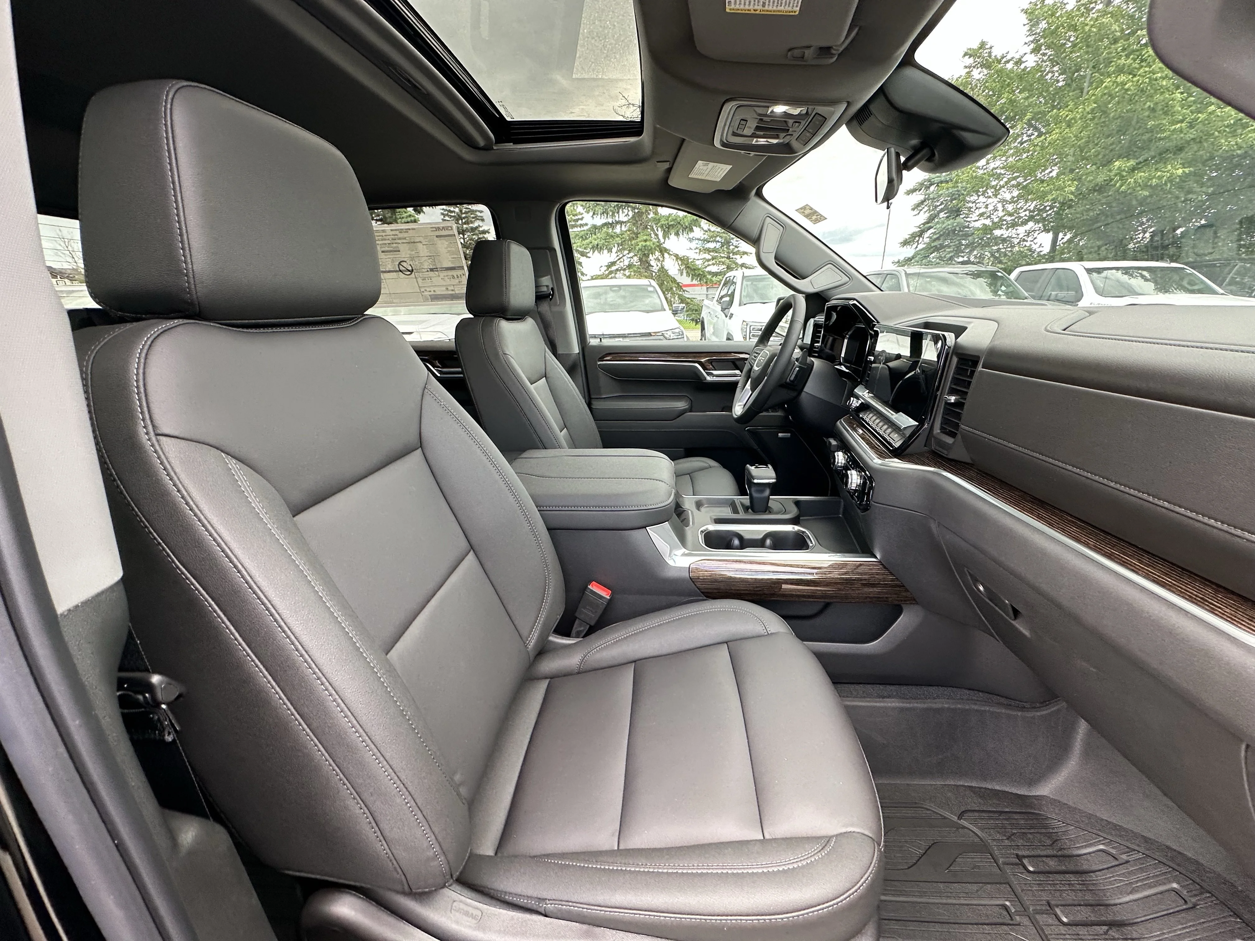New 2026 Onyx Black GMC Elevation image 19