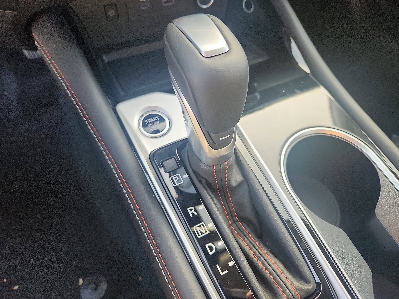 2025 Nissan Altima SR - Photo 11