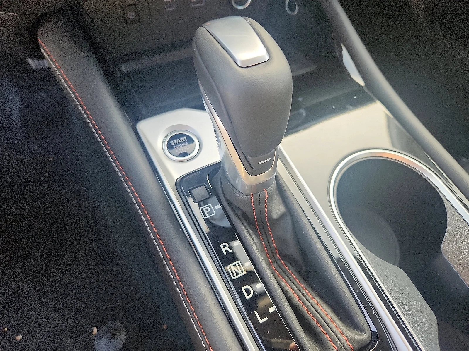 2025 Nissan Altima SR - Photo 11