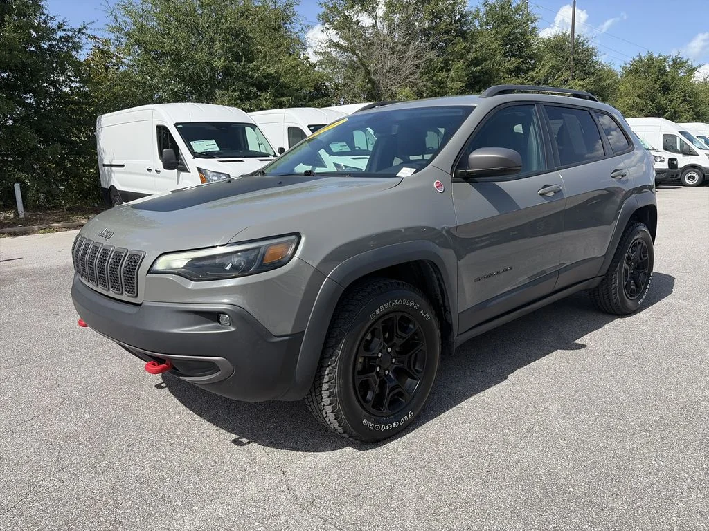 Used 2019 Gray Jeep Trailhawk image 2