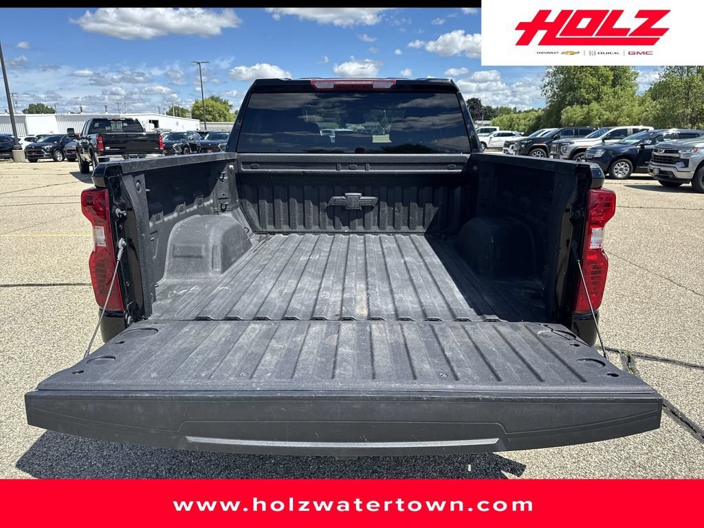 Used 2023 Black Chevrolet LT image 6