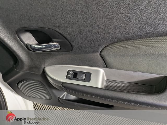 Used 2012 White Chrysler Touring image 27