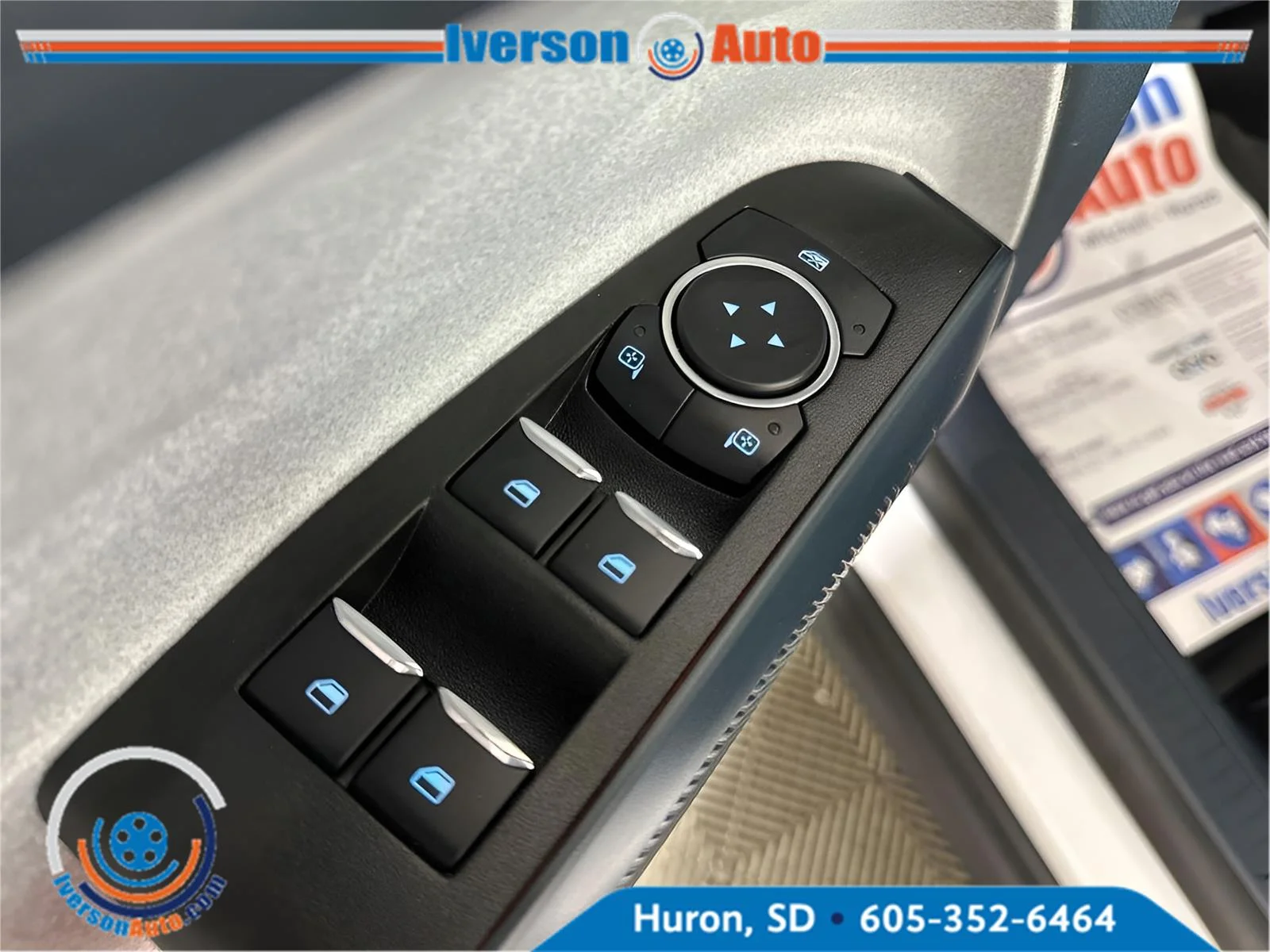 Used 2023 Oxford White Ford XLT image 16