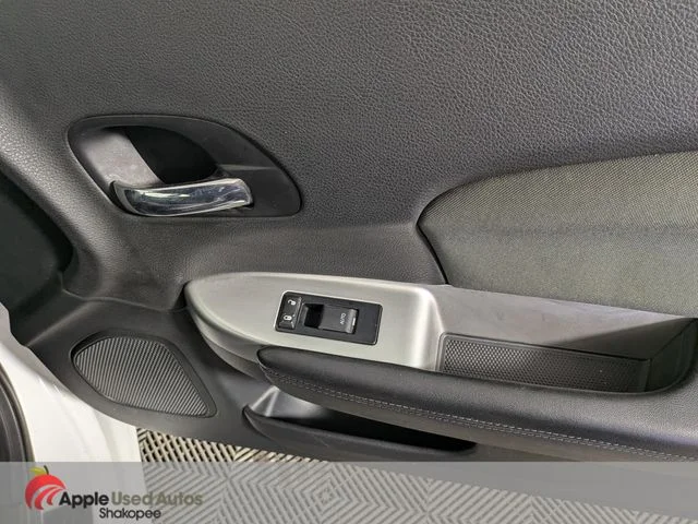 Used 2012 White Chrysler Touring image 27