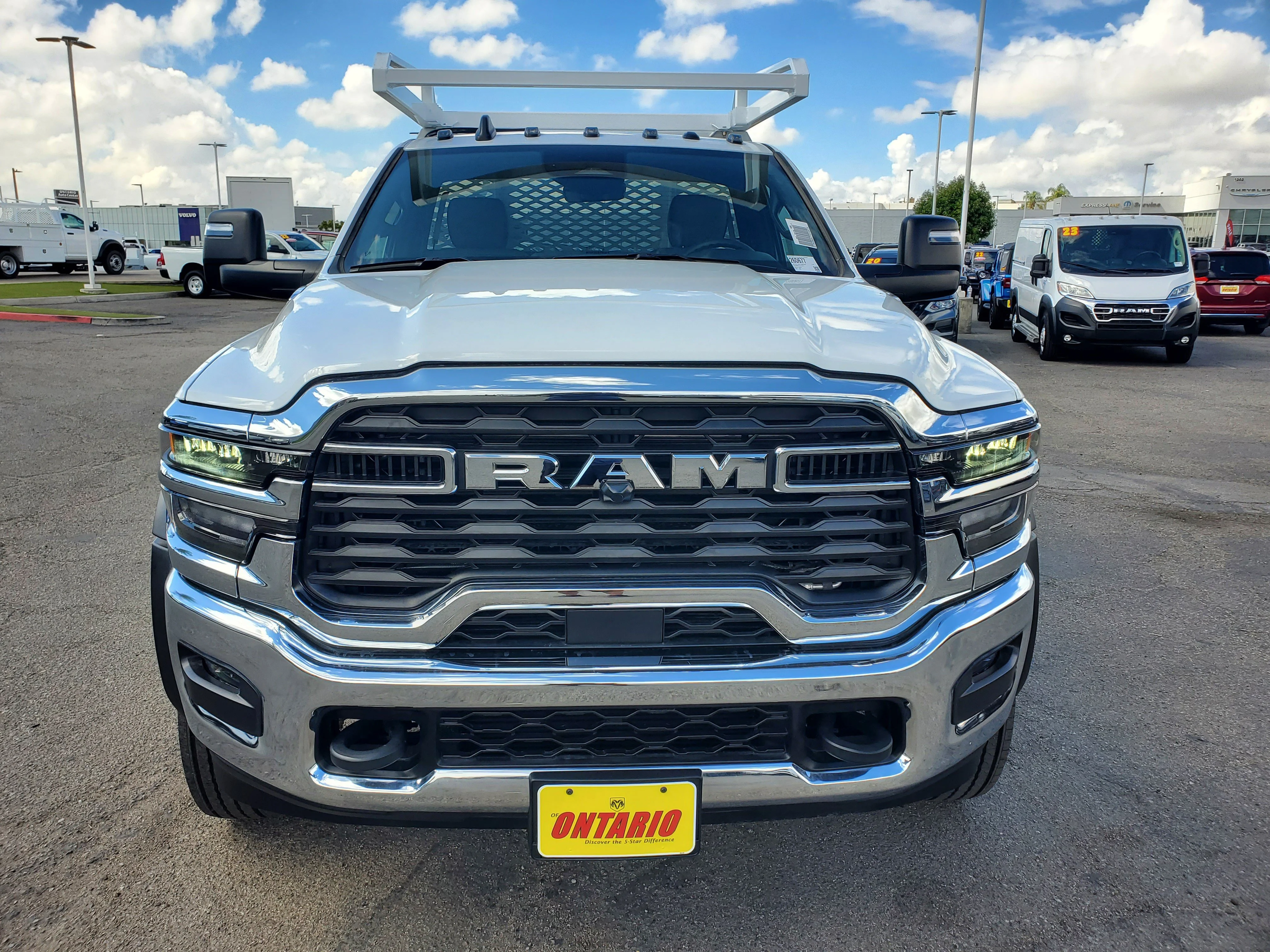 New 2026 Bright White Clear-Coat Exterior Paint RAM Tradesman image 9