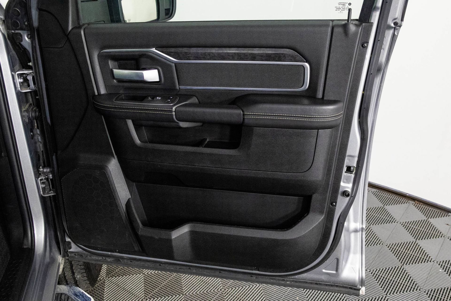 2024 RAM 2500 - Image 37