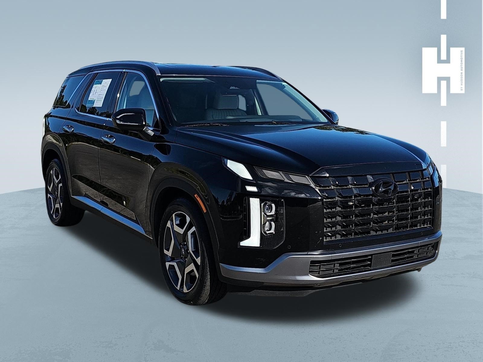 Used 2025 Abyss Black Pearl Hyundai Limited image 1