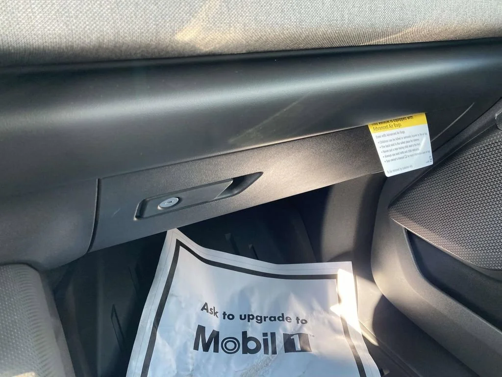 New 2026 Deep Ocean Metallic GMC Elevation Extended Range image 24