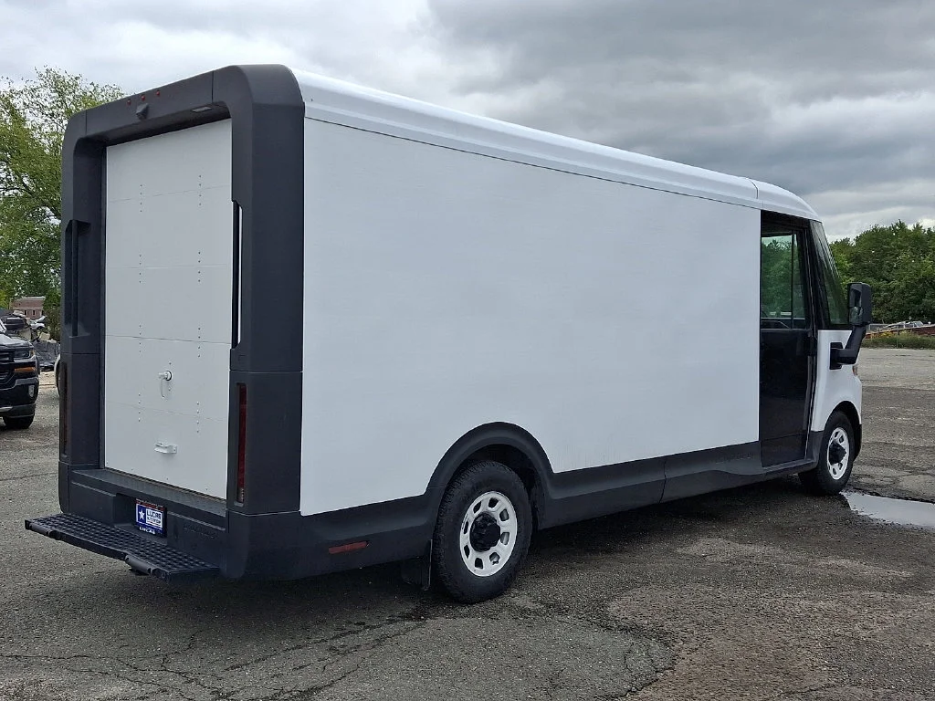 Used 2024 Oyster White BrightDrop EJY image 11