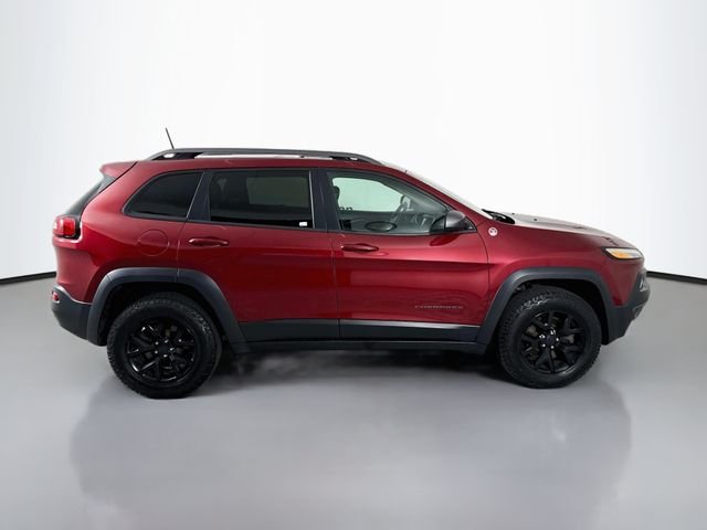 Used 2017 Red Jeep Trailhawk image 8