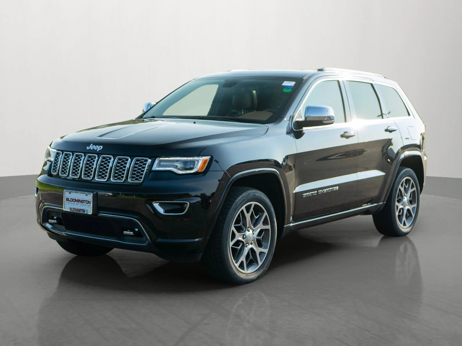 Used 2020 Diamond Black Crystal Pearlcoat Jeep Overland image 3
