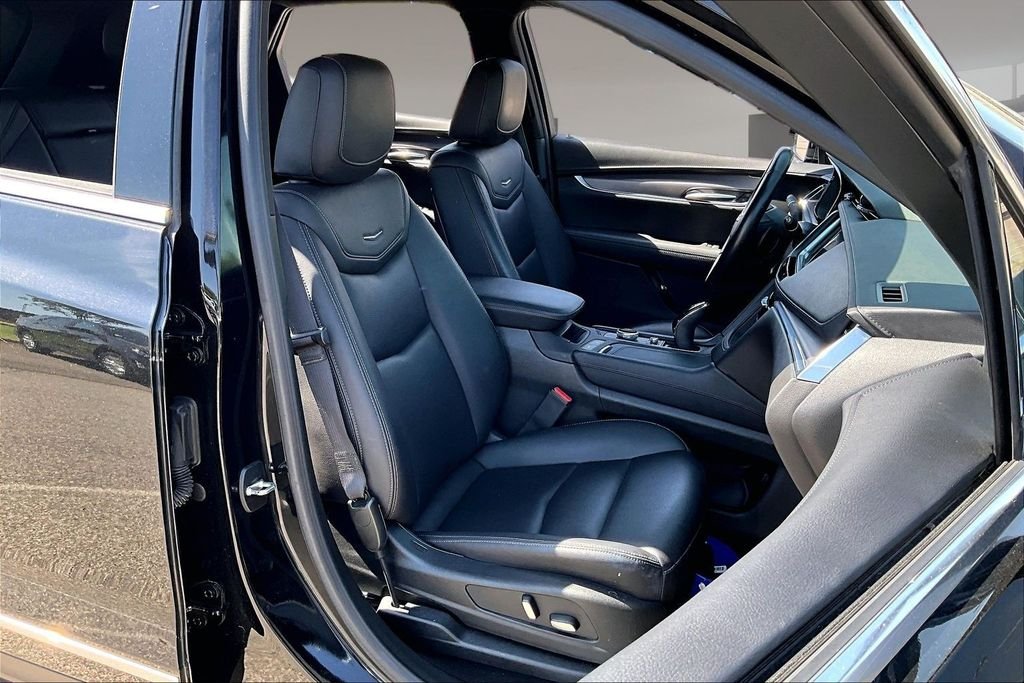 Used 2023 Black Cadillac Luxury image 7