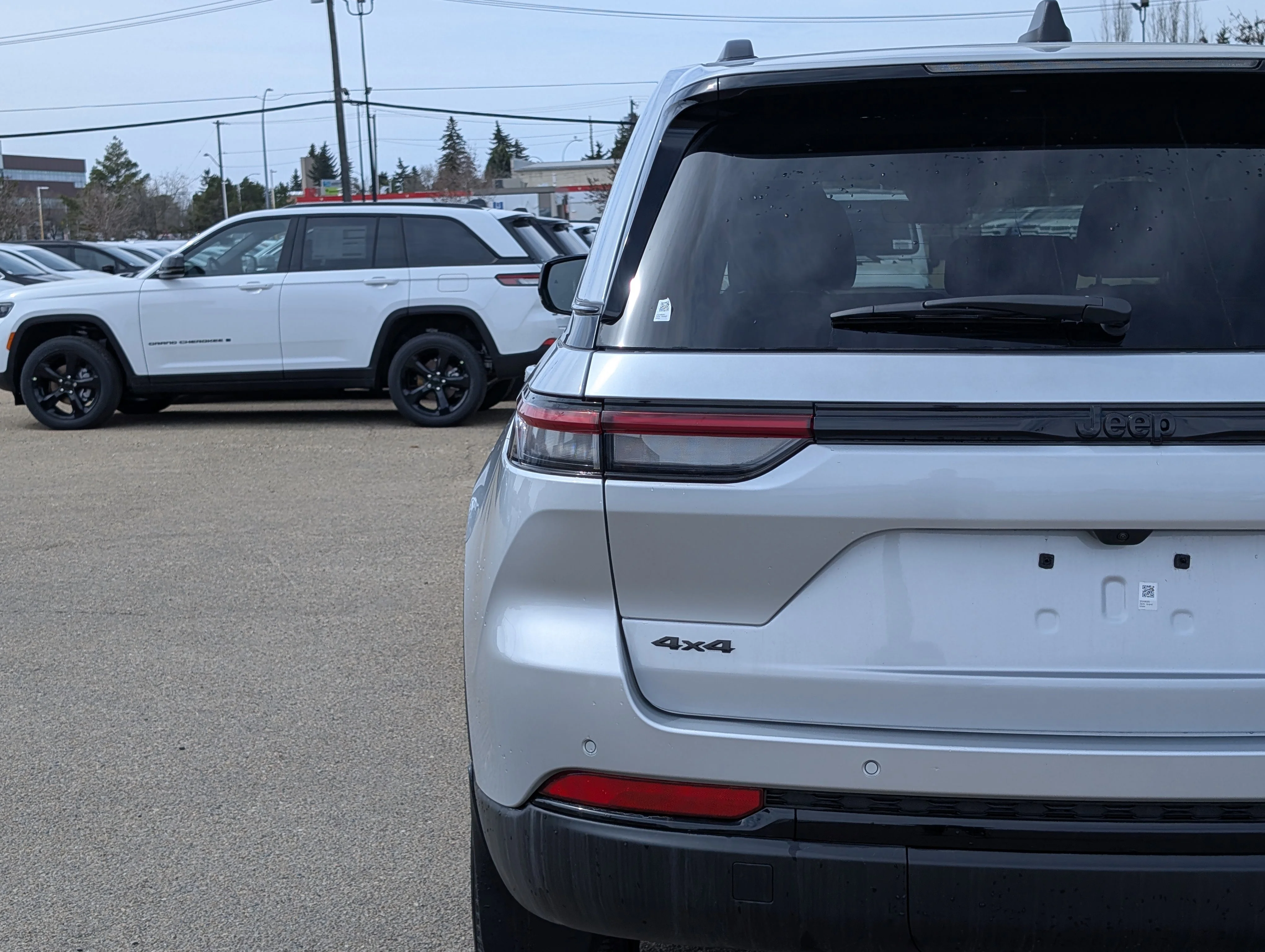 New 2025 Silver Zynith Jeep Altitude image 13