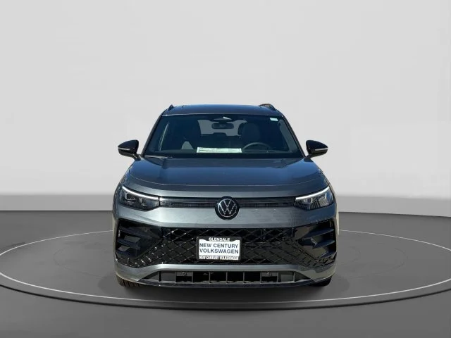 2026 Volkswagen Tiguan photo 2