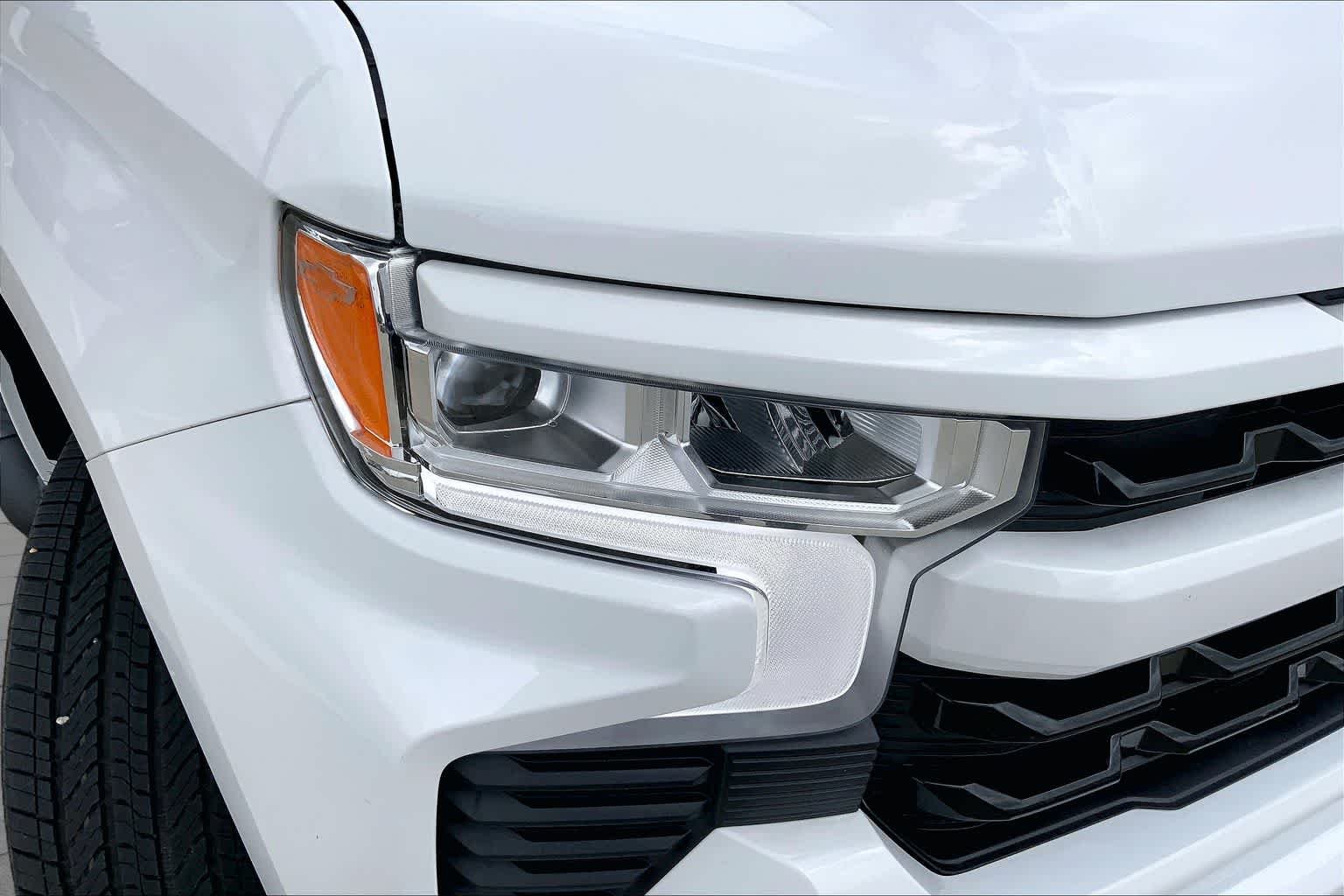 Used 2026 Summit White Chevrolet RST image 28