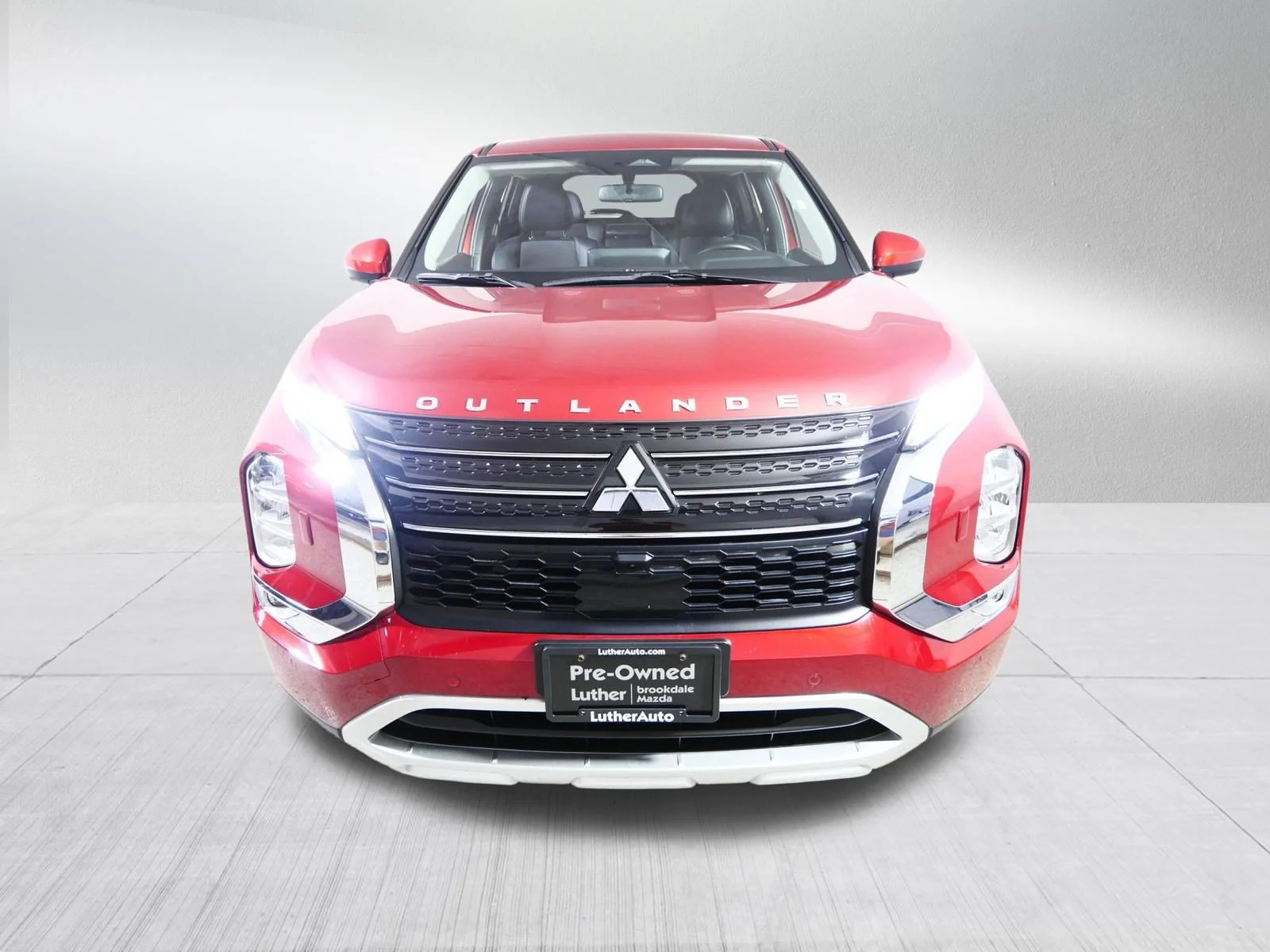 Used 2023 Red Diamond Mitsubishi SE image 2