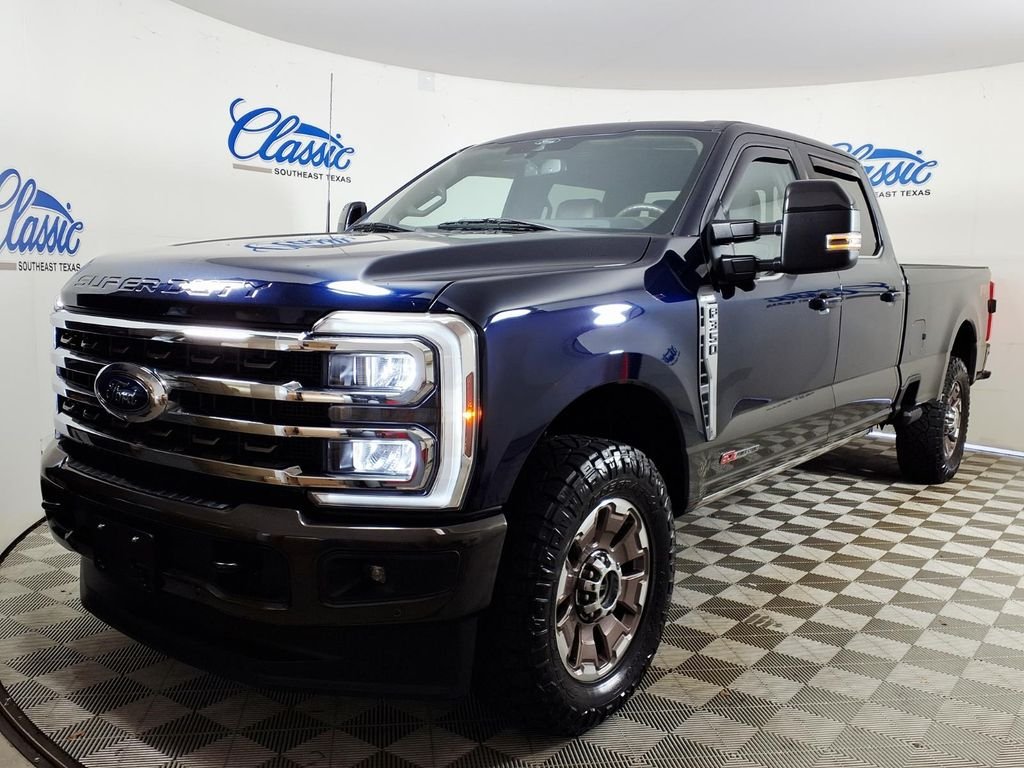 Used 2024  Ford King Ranch image 6