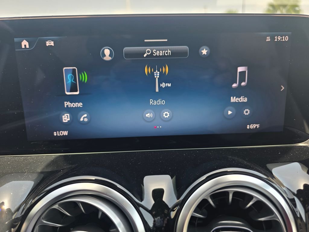 New 2026 Polar White Mercedes-Benz GLA 250 image 24