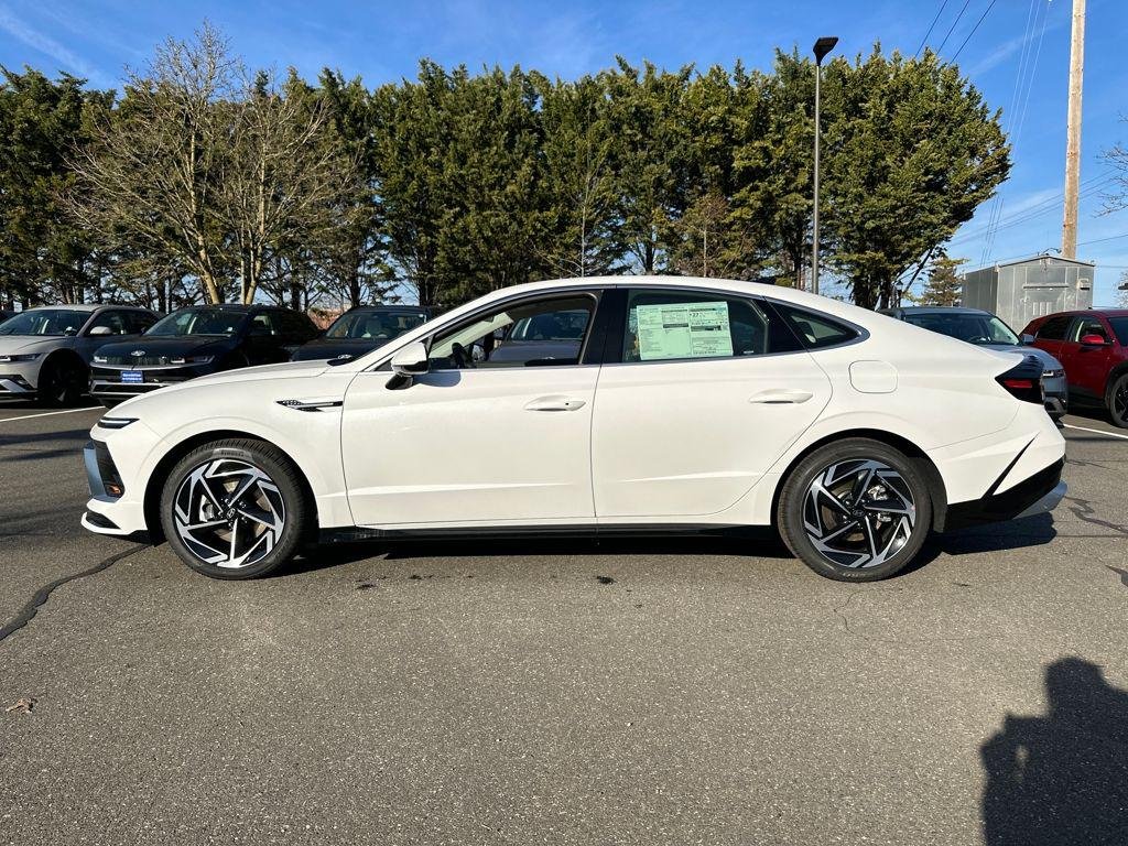 New 2026 White Hyundai SEL Sport image 3