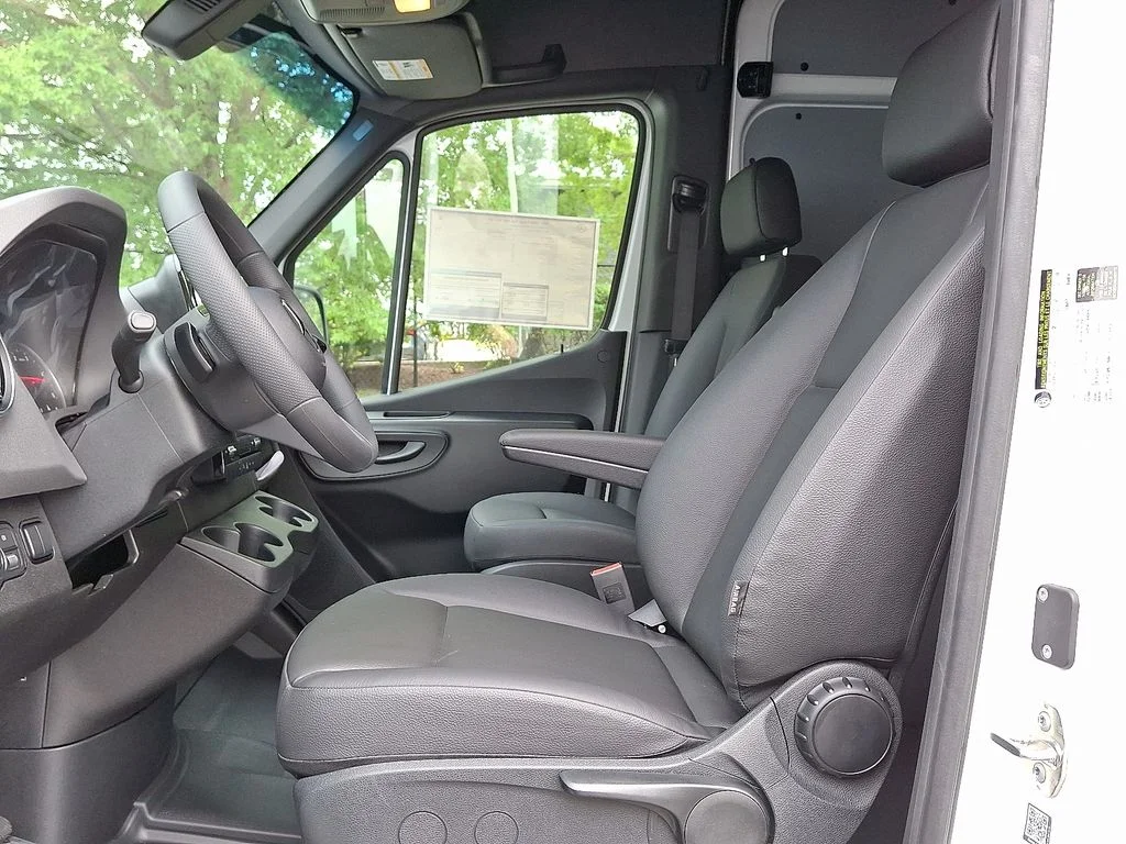 2025 Mercedes-Benz Sprinter Cargo Van Base - Photo 7