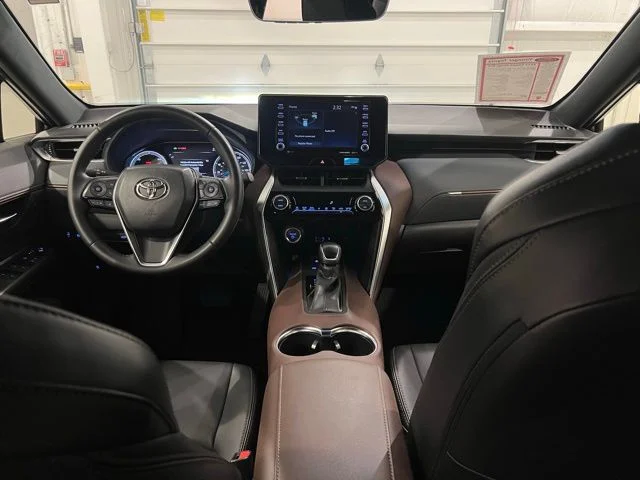 Used 2022 White Toyota XLE image 12
