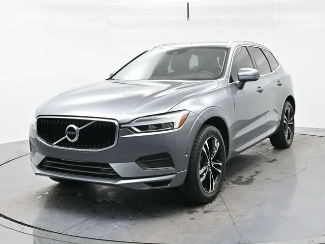 Used 2019 Grey Volvo Momentum image 3
