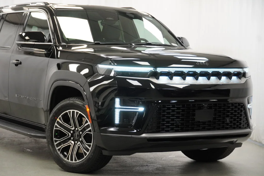 New 2027 High Gloss Black Paint Jeep  image 7