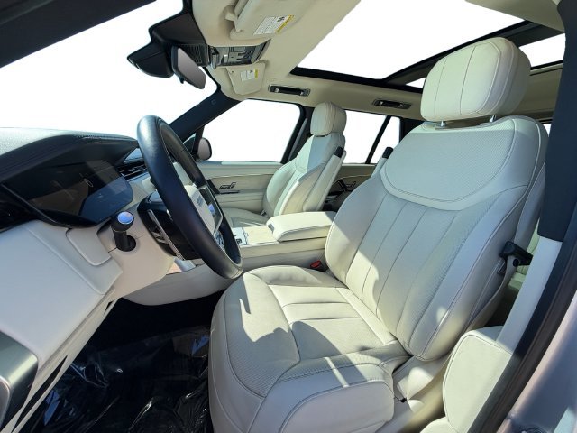 Used 2024 Silver Land Rover SE image 10