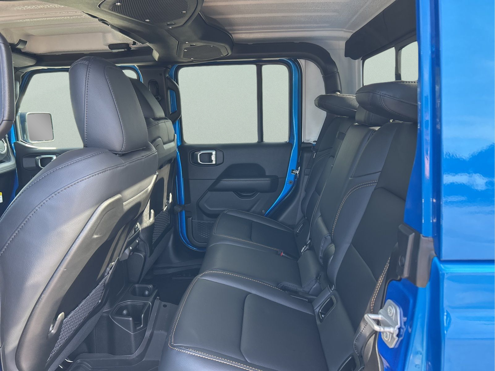 New 2026 Hydro Blue Pearl-Coat Exterior Paint Jeep Sahara image 11