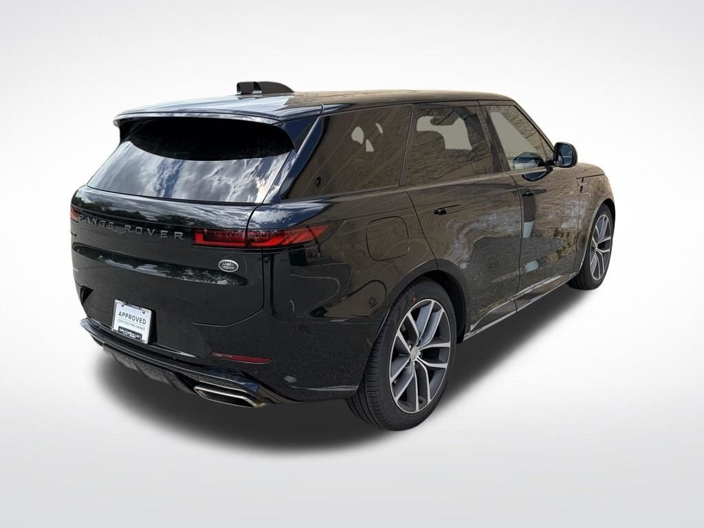 Used 2023 Black Land Rover SE Dynamic image 8