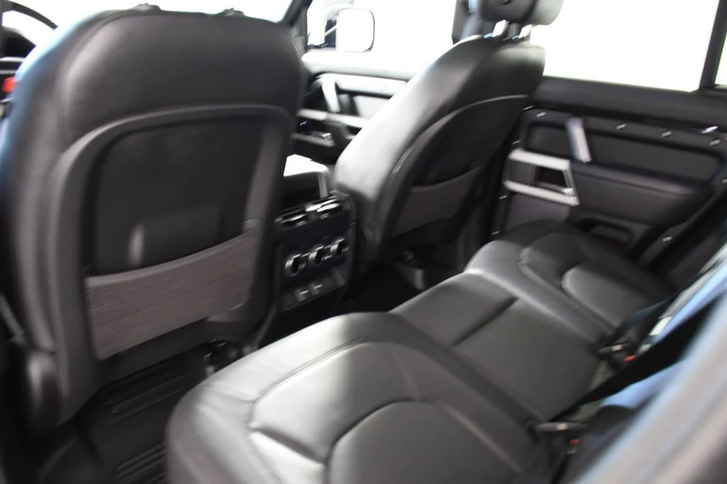 Used 2023 Santorini Black Metallic Land Rover X-Dynamic SE image 27