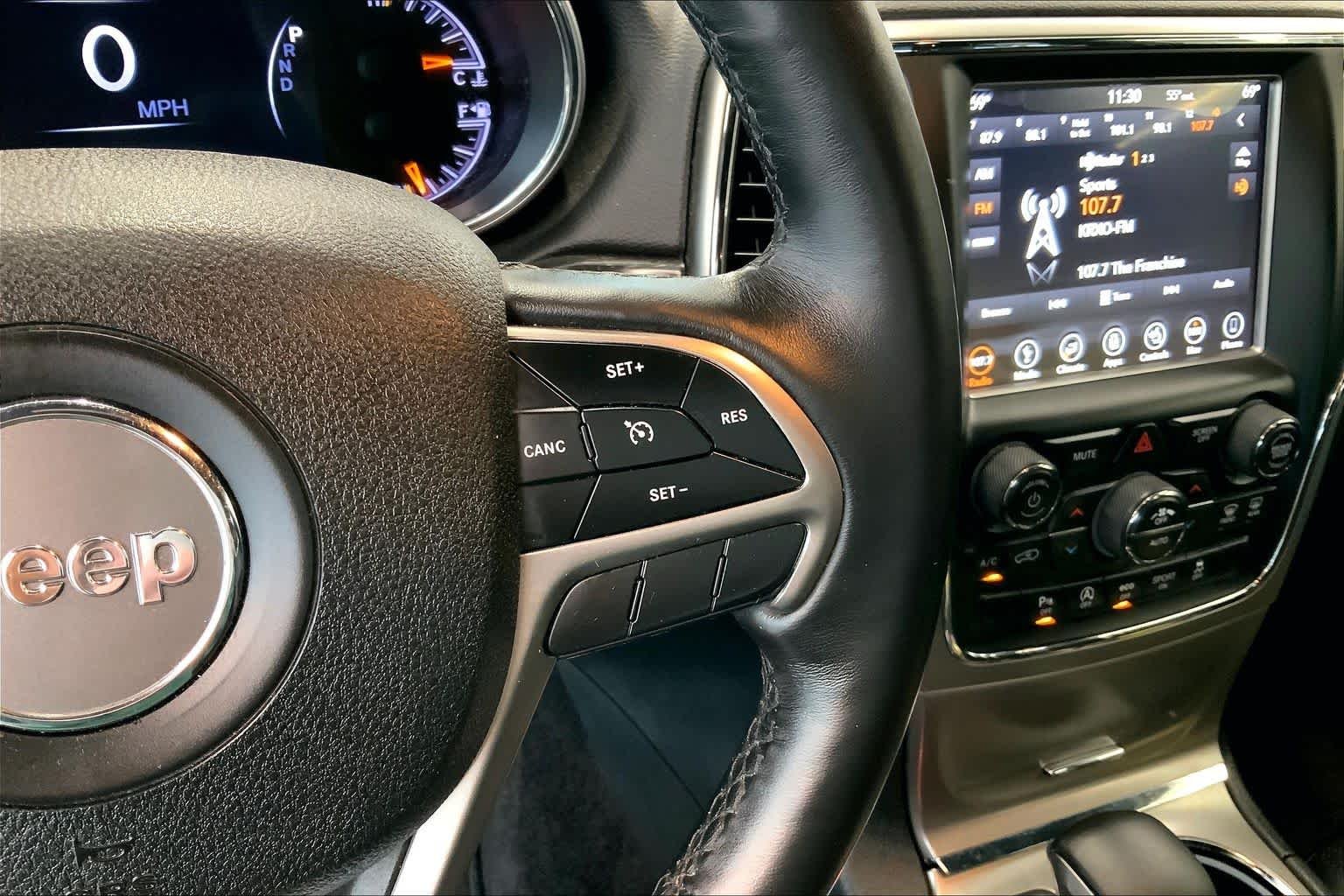 Used 2018 Bright White Clearcoat Jeep Altitude image 22