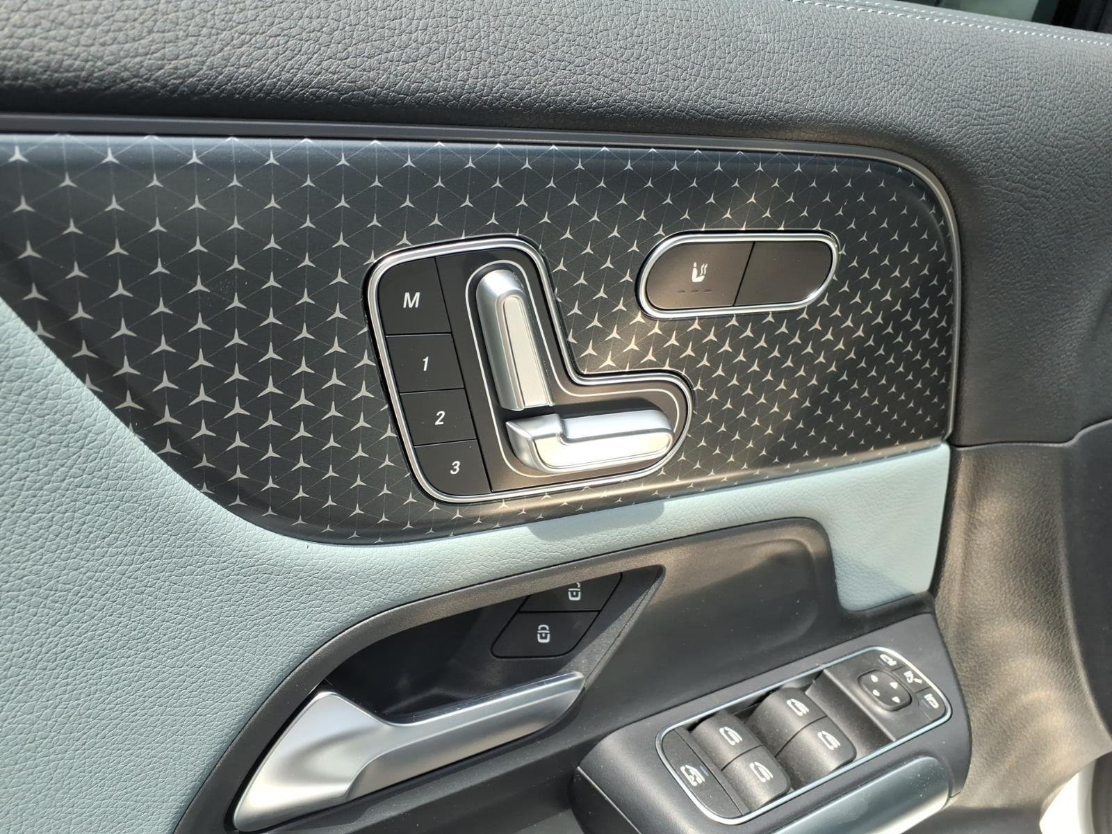 New 2026 Polar White Mercedes-Benz GLA 250 image 21