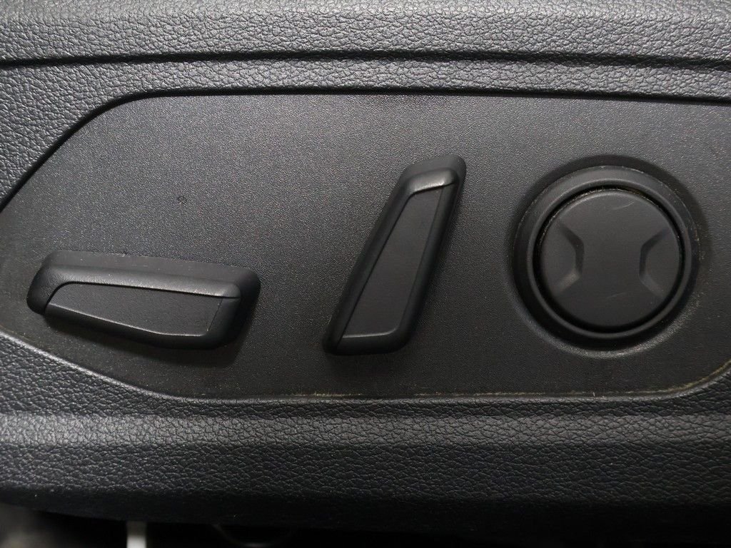 Certified Used 2024 White Hyundai SEL image 27