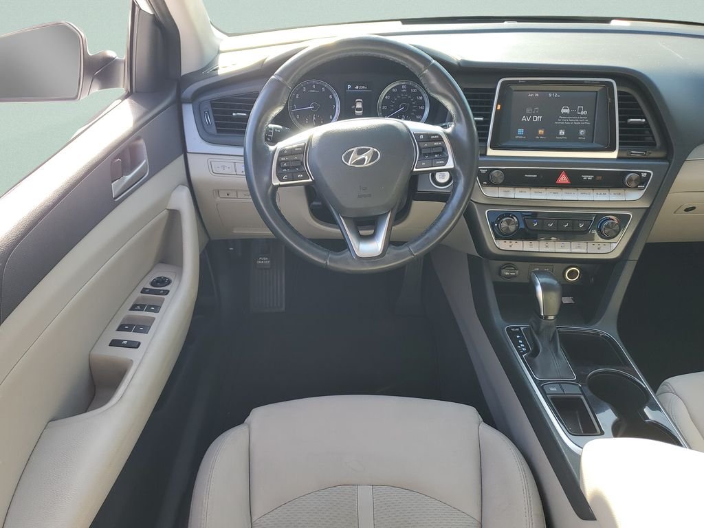 Used 2018 White Hyundai SEL image 12