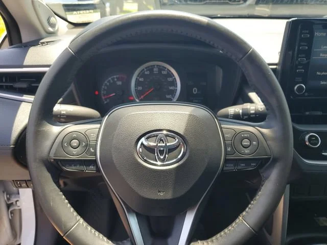Used 2022 Wind Chill Pearl Toyota LE image 11