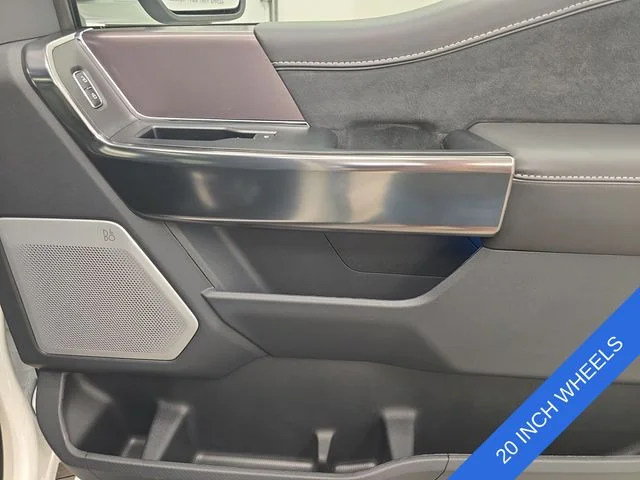 New 2026 Star White Metallic Tri-Coat Ford Platinum® image 12