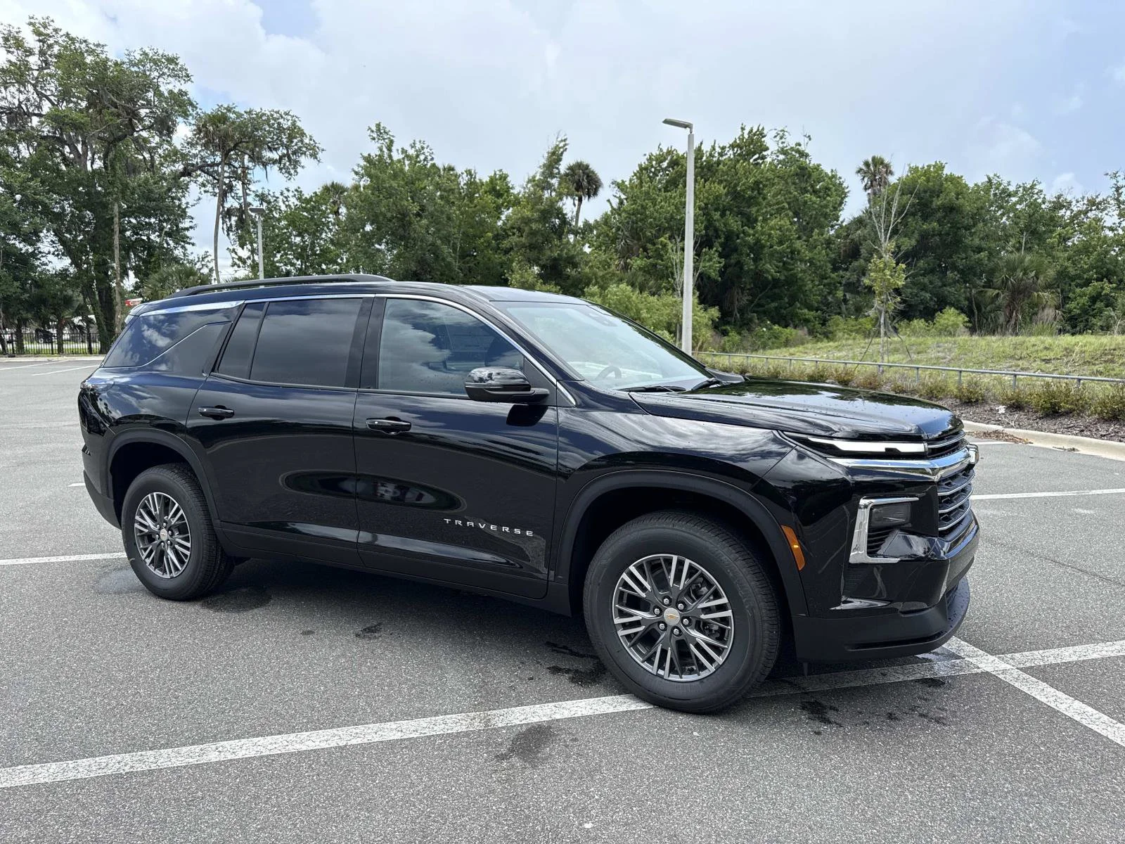 2026 Chevrolet Traverse FWD LT's photo