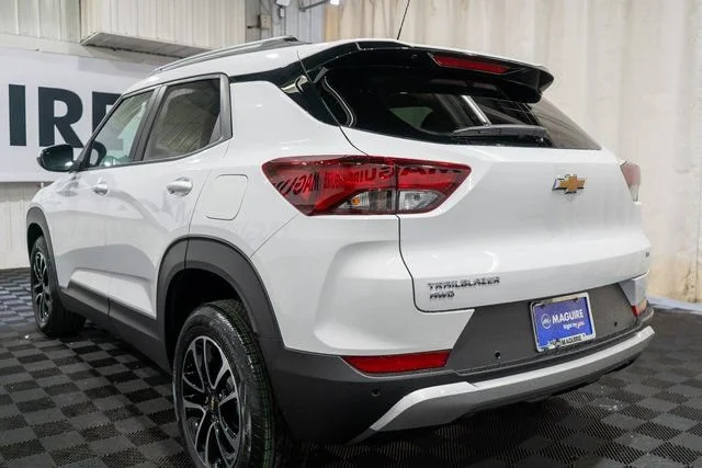 New 2026 Summit White Chevrolet LT image 7