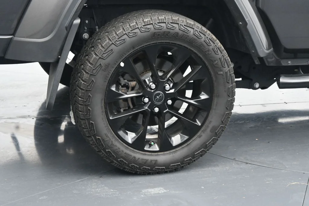 Used 2025 Gray Jeep Nighthawk image 10