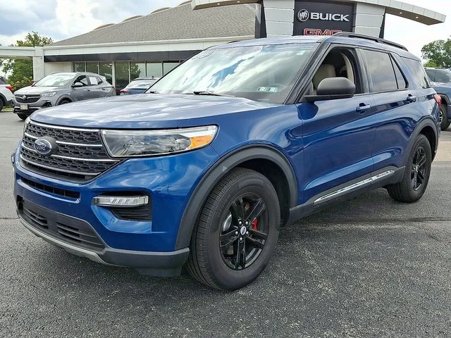 Used 2023 Blue Ford XLT image 3