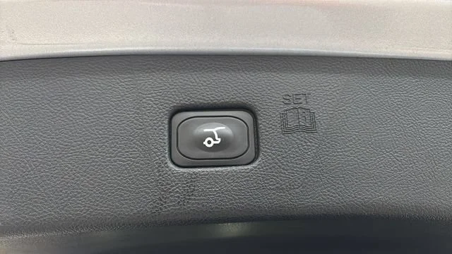 Used 2023 Silver Ford ST-Line image 33