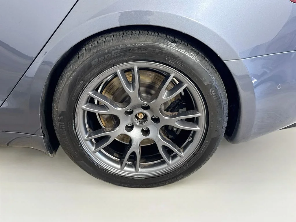 Used 2022 Gray Tesla Base image 31
