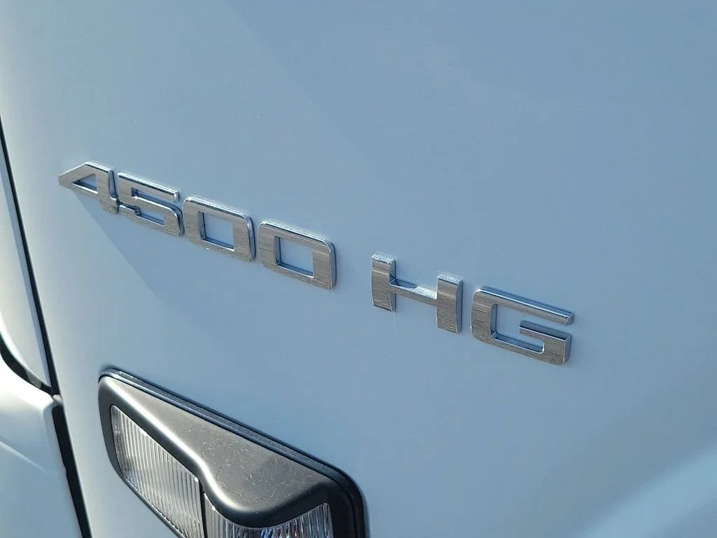 New 2025 Arc White Chevrolet 2WD Crew Cab 176" image 28