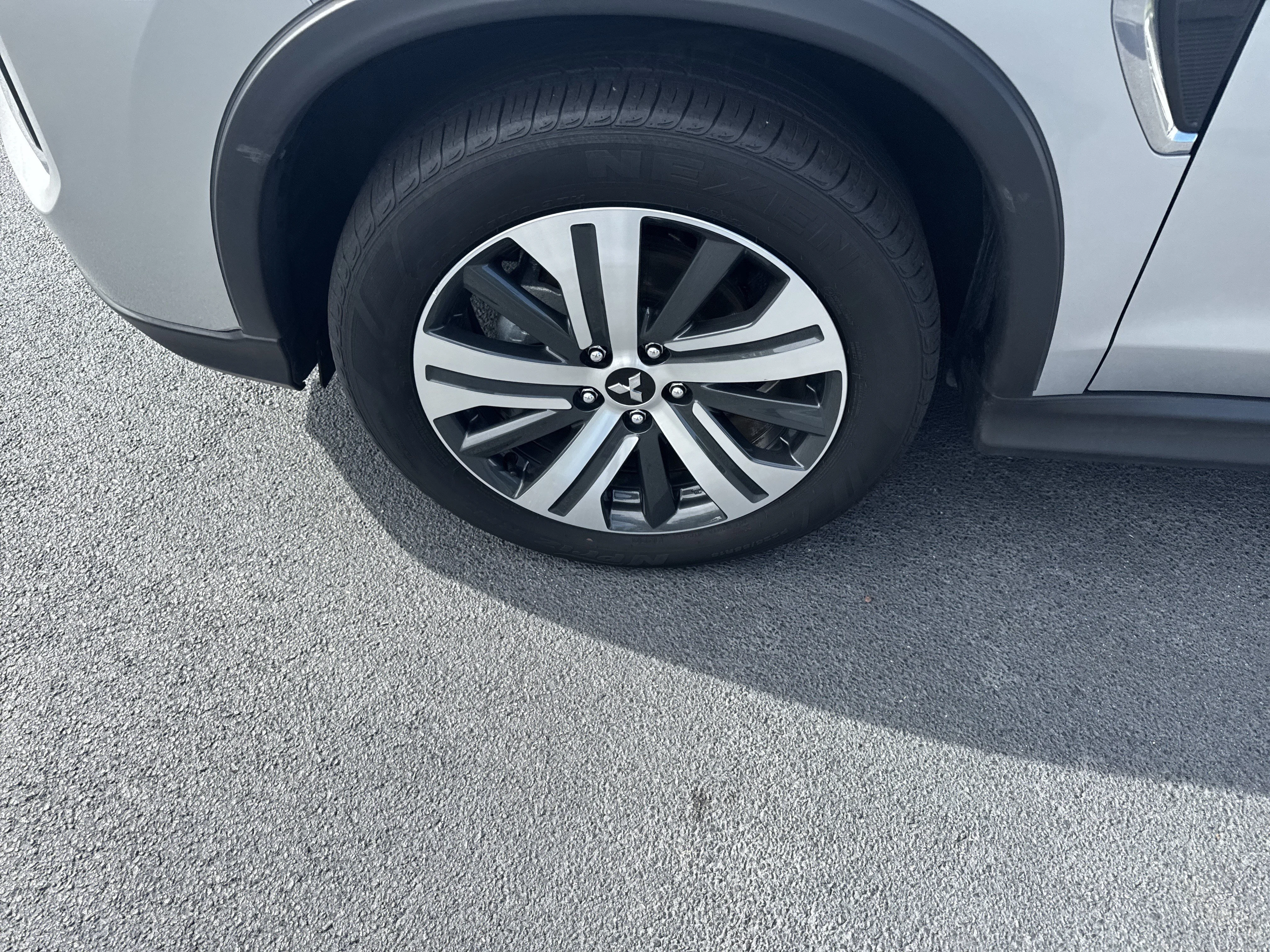 Used 2025  Mitsubishi 2.0 ES image 8