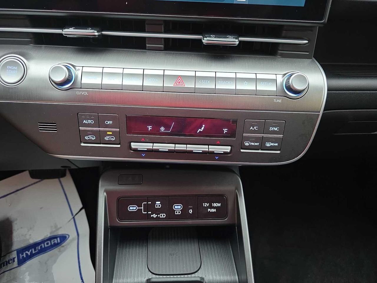 2025 Hyundai Kona SEL Convenience - Photo 13