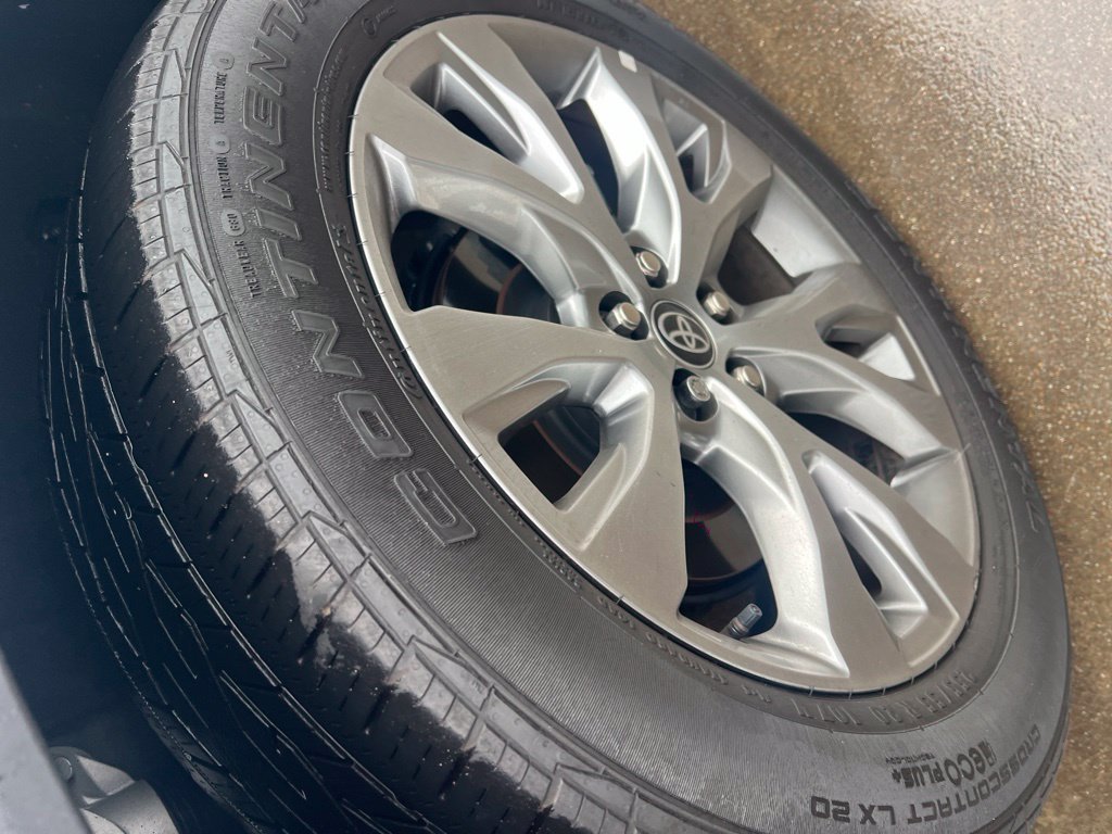 Used 2024 Off-white Toyota Limited image 9
