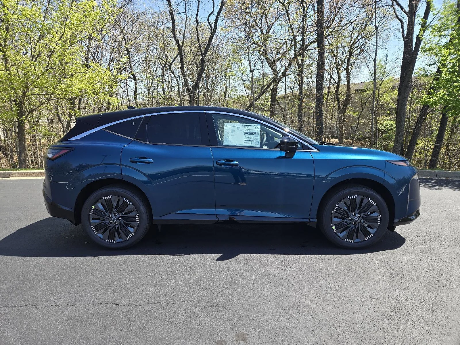 New 2026 Aurora Blue Pearl Metallic/Super Black Nissan Platinum image 2
