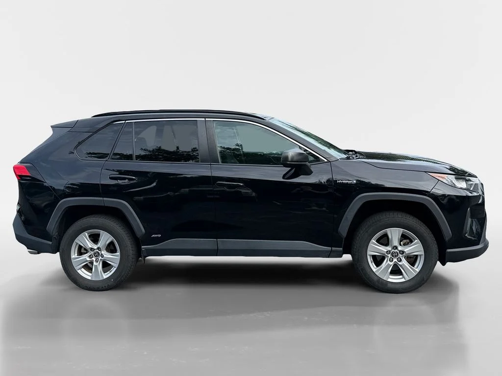 Used 2021 Midnight Black Metallic Toyota LE image 3