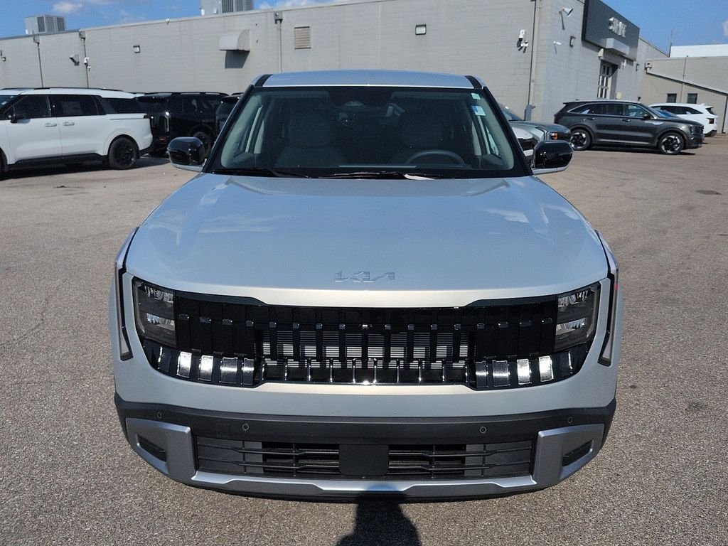 New 2027 Ivory Silver Kia EX image 3